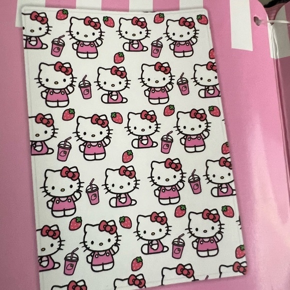 Hello Kitty Strawberry Milkshake Plush Throw Blanket NWT 60x70 - Picture 8 of 8